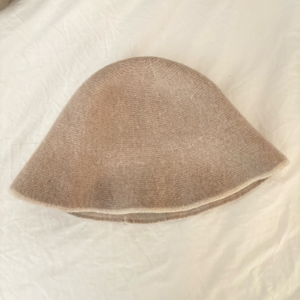 Zara Cream Knit Bucket Hat